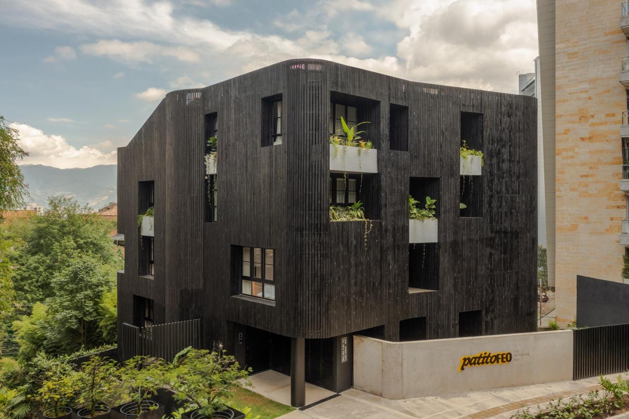 Apartment Patito Feo - Poblado Medellin Bagian luar foto